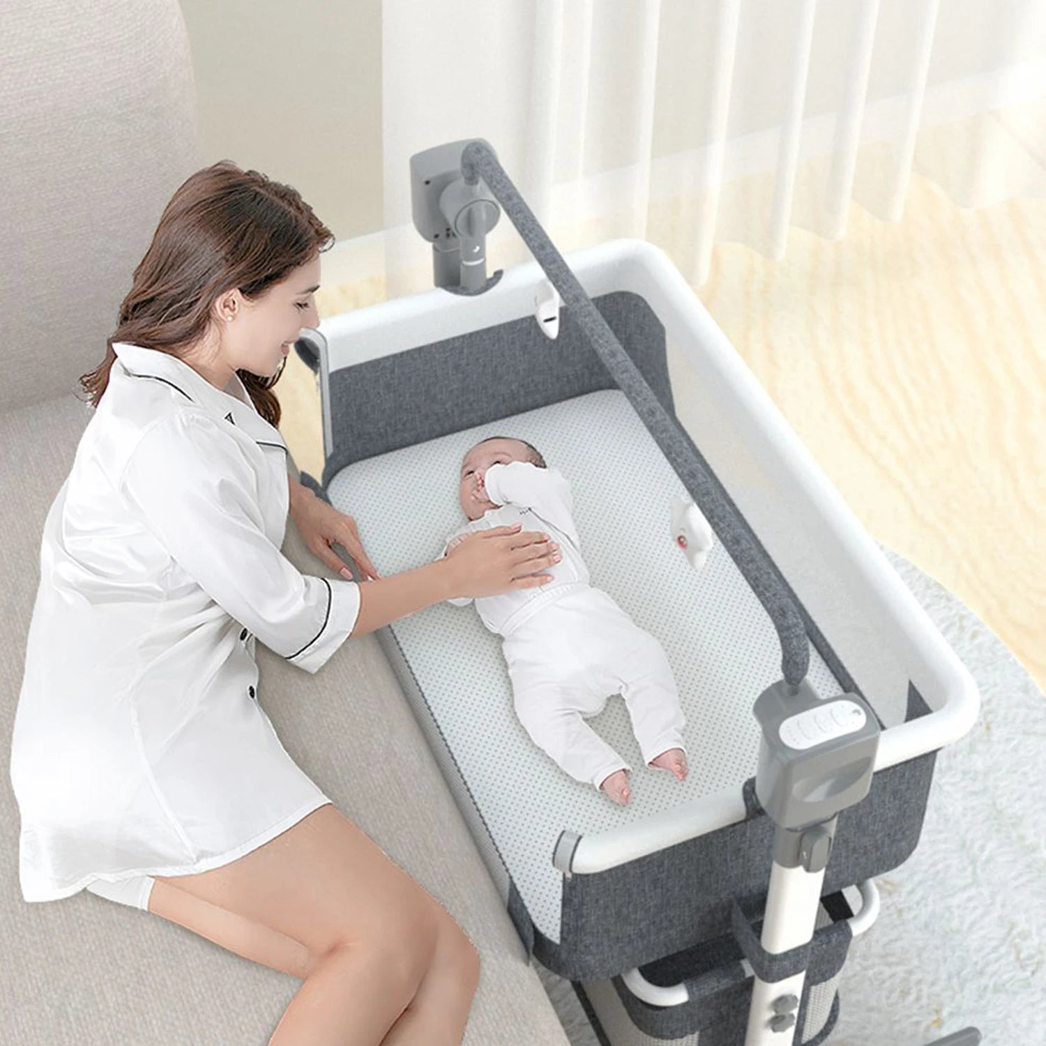 Newborn baby rocking portable bassinet